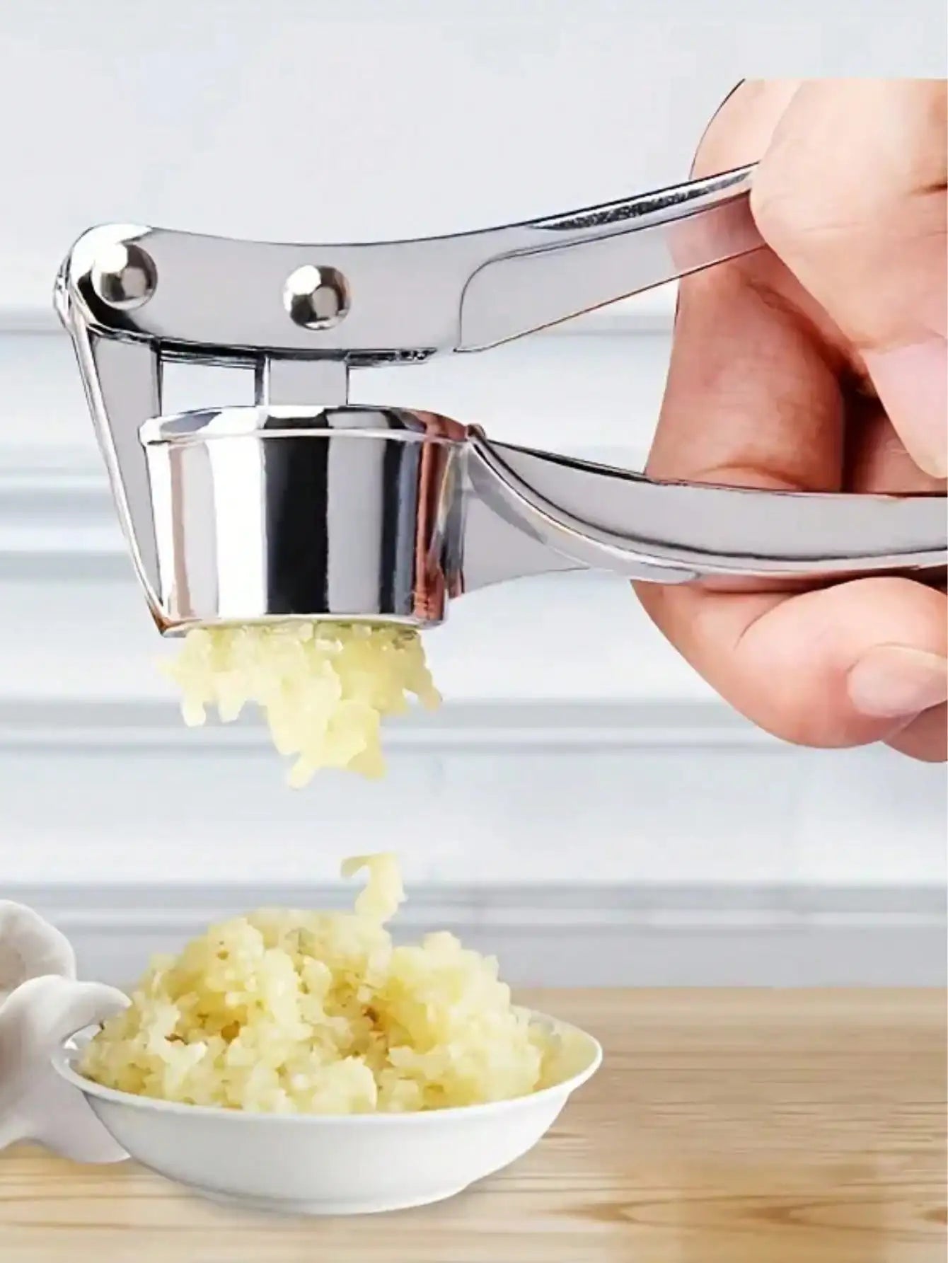 1Pc Stainless Steel Garlic Press – Easy To Use & Washable